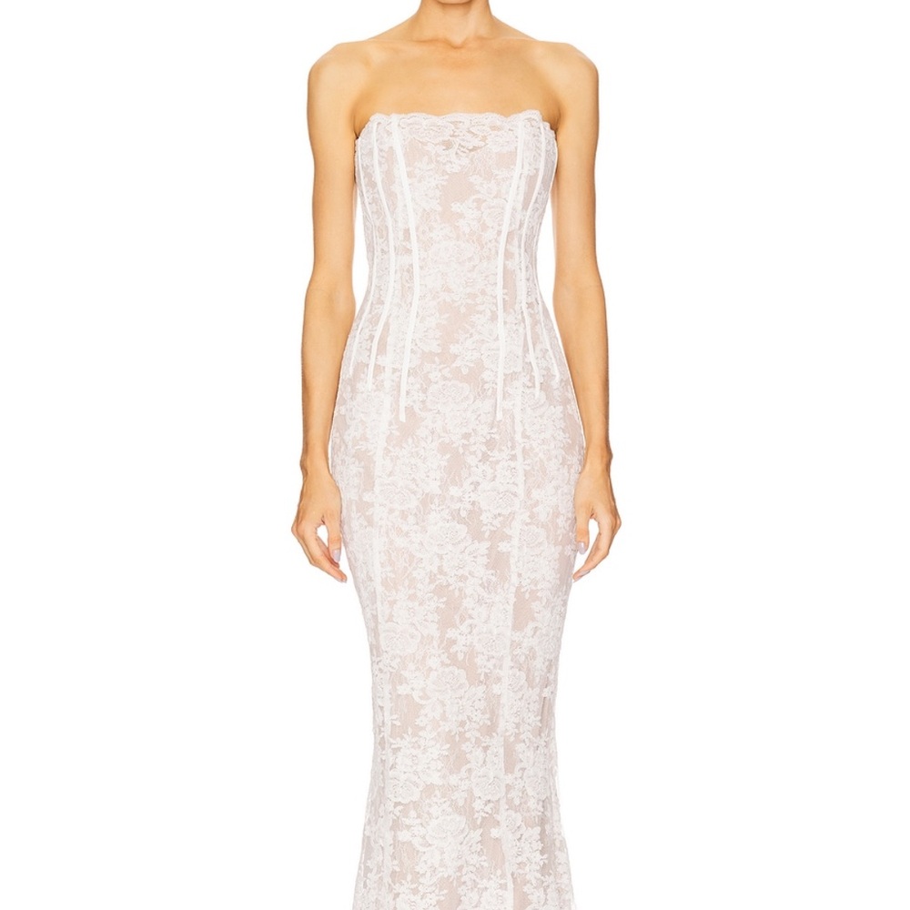 V. Chapman Strapless White Lace Dress